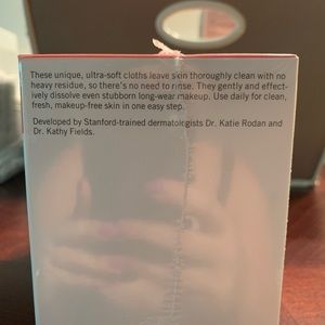 Rodan + Fields Instant Makeup Wipes